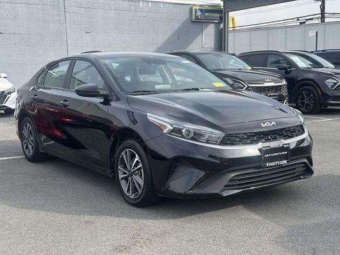 Certified 2023 Kia Forte LXS image 1