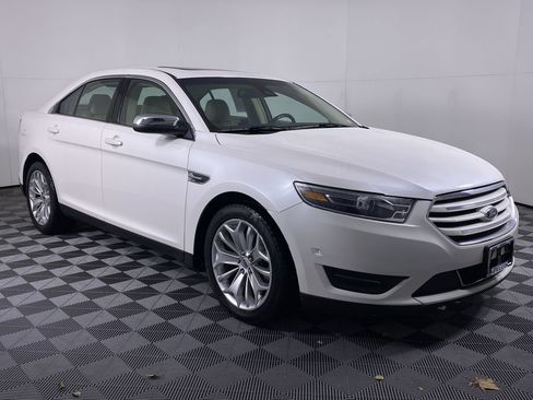 Used 2018 Ford Taurus Limited w/ Driver Assist Package image 20