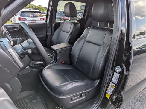 Certified 2023 Toyota Tacoma TRD Off-Road w/ TRD Premium Off Road Package AWD/4WD image 14