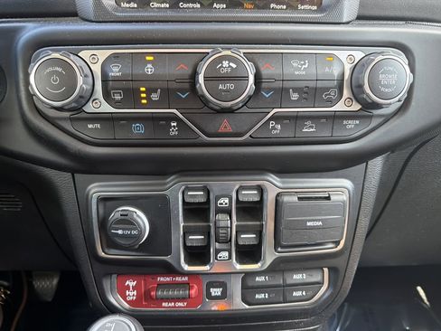 Used 2021 Jeep Wrangler Unlimited Rubicon 4xe w/ Steel Bumper Group image 27