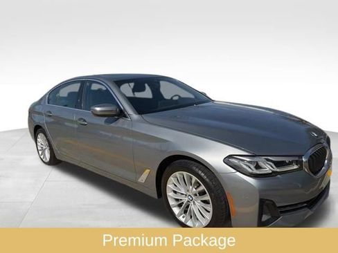 Used 2023 BMW 530i w/ Premium Package image 2