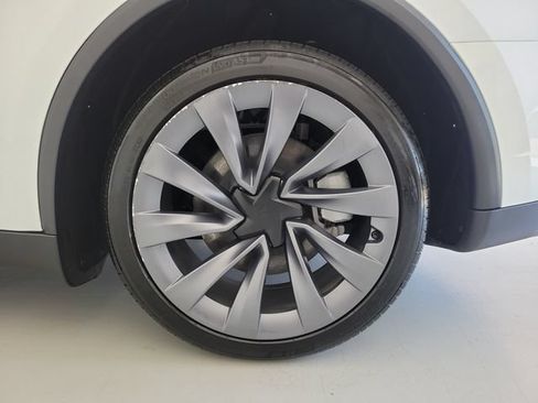 Used 2026 Tesla Model Y Long Range AWD/4WD image 11