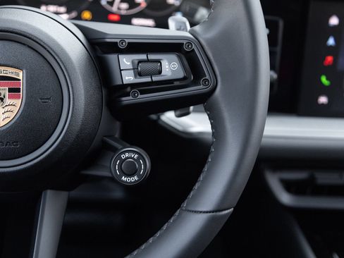 Certified 2026 Porsche Cayenne Coupe AWD/4WD image 16