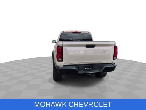 Used 2026 Chevrolet Colorado ZR2 w/ Technology Package AWD/4WD image 8