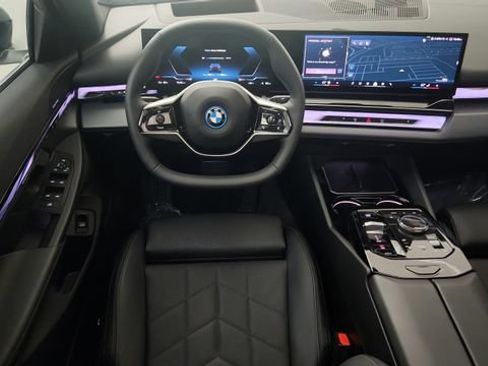 Used 2024 BMW i5 eDrive40i w/ M Sport Package RWD image 69