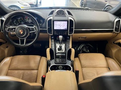 Used 2017 Porsche Cayenne S Platinum w/ Premium Package Plus (Pjy) AWD/4WD image 10