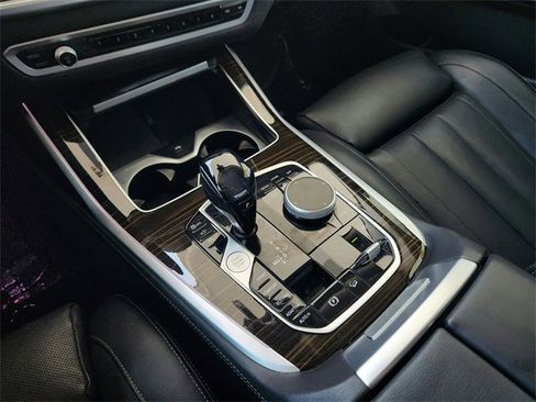 Used 2021 BMW X7 xDrive40i w/ Premium Package image 21