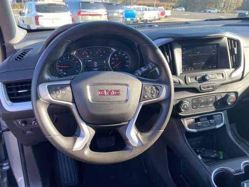 Used 2024 GMC Terrain SLE image 12