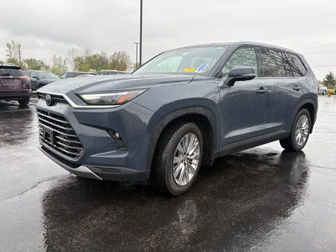 Used 2024 Toyota Grand Highlander AWD image 4