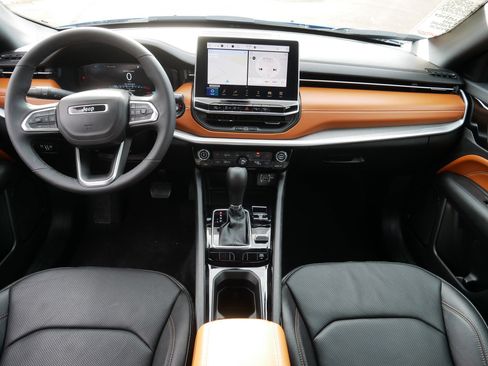 Used 2024 Jeep Compass Limited w/ Elite Group image 10