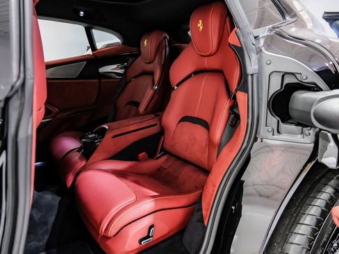 Used 2024 Ferrari Purosangue image 36