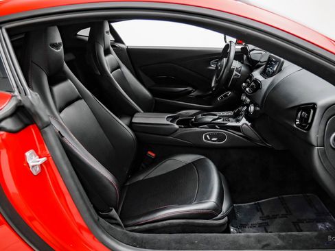 Used 2019 Aston Martin V8 Vantage Coupe image 49