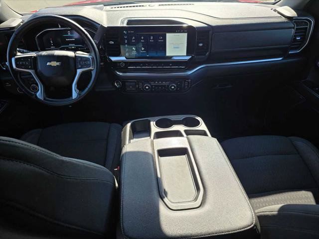 Used 2025 Chevrolet Silverado 1500 LT AWD/4WD image 16