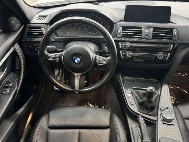 Used 2016 BMW 340i xDrive Sedan w/ Technology Package AWD/4WD image 27