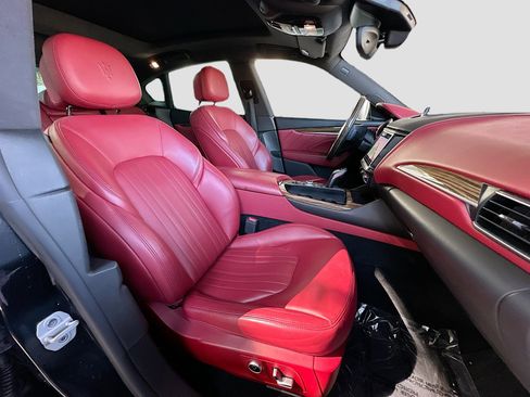 Used 2022 Maserati Levante Modena image 29