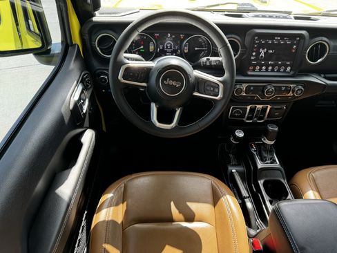 Used 2023 Jeep Wrangler Unlimited Sahara AWD/4WD image 14