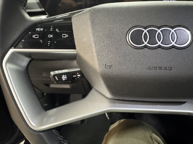 Used 2025 Audi Q5 Premium w/ Convenience Package AWD/4WD image 22
