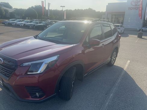 Used 2023 Subaru Forester Premium AWD/4WD image 37