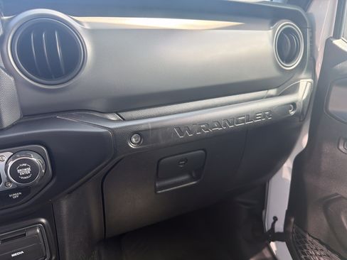 Used 2022 Jeep Wrangler Unlimited Sport AWD/4WD image 20