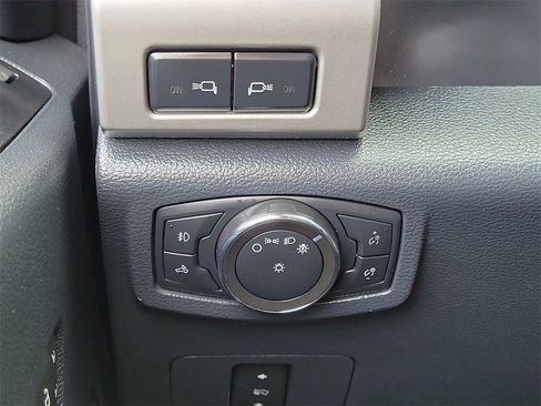 Used 2022 Ford F250 Lariat w/ Tremor Off-Road Package image 17