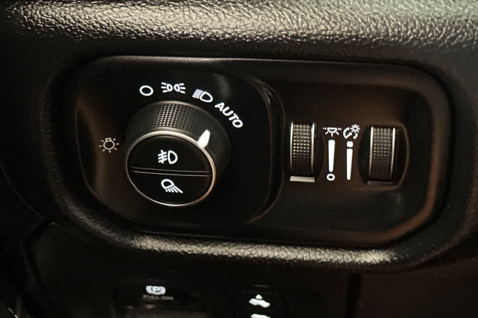 Used 2020 RAM 1500 Laramie AWD/4WD image 33