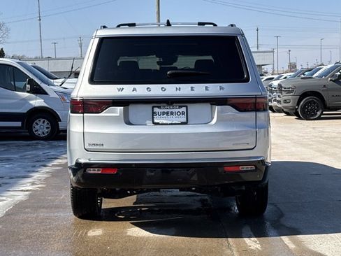 Used 2024 Jeep Wagoneer Series III w/ Premium Group I image 4