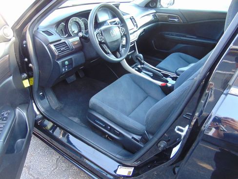 Used 2016 Honda Accord EX image 2