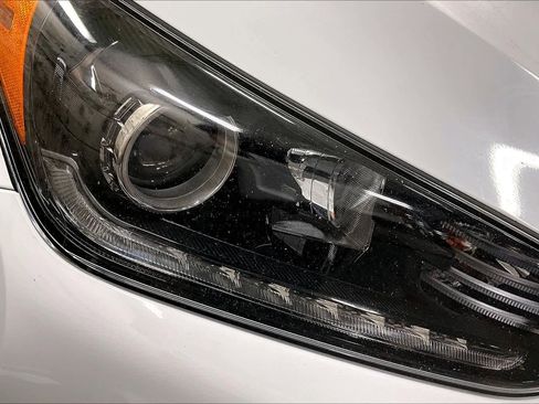 Used 2019 Hyundai Veloster 2.0 Premium image 25