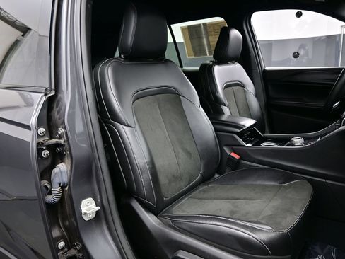 Used 2023 Jeep Grand Cherokee Altitude AWD/4WD image 16