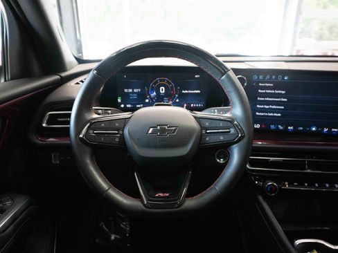 Used 2024 Chevrolet Traverse RS AWD/4WD image 21