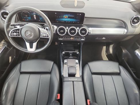 Used 2020 Mercedes-Benz GLB 250 w/ Premium Package image 19