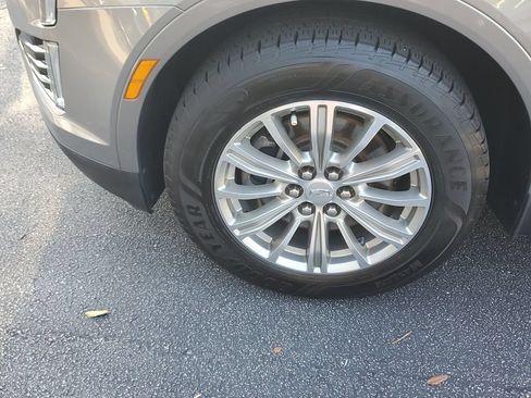 Certified 2018 Cadillac XT5 Luxury w/ Driver Awareness Package FWD image 11