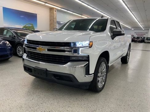 Used 2019 Chevrolet Silverado 1500 LT w/ Convenience Package image 2