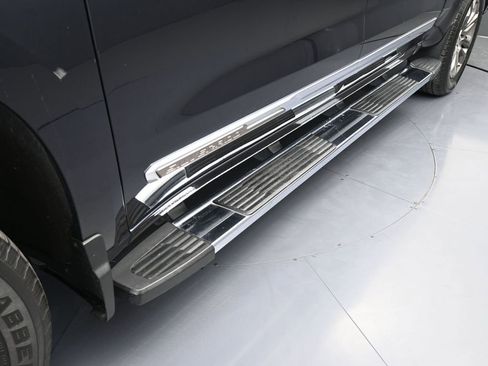 Used 2022 Chevrolet Silverado 1500 High Country image 41