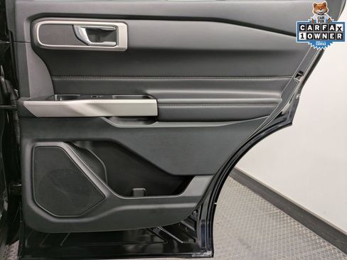 Used 2022 Ford Explorer XLT w/ Equipment Group 202A AWD/4WD image 27