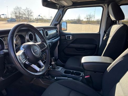 Used 2023 Jeep Gladiator Overland image 15