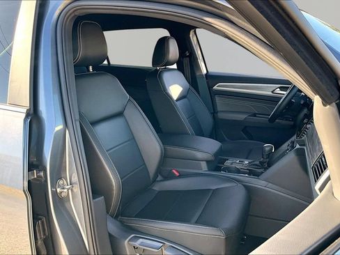 Used 2023 Volkswagen Atlas Cross Sport SE FWD image 29