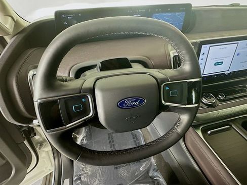 New 2026 Ford Expedition Platinum w/ Platinum Ultimate Package AWD/4WD image 11