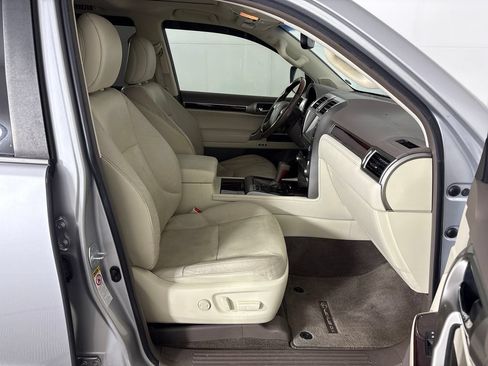 Used 2016 Lexus GX 460 w/ Premium Package AWD/4WD image 6