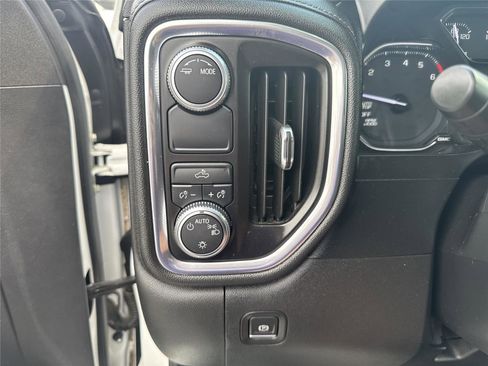 Used 2020 GMC Sierra 1500 SLE w/ SLE Value Package image 19