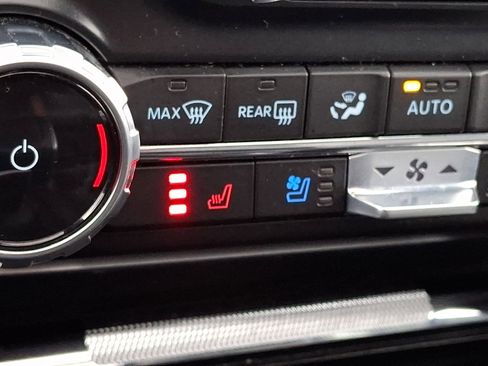 Certified 2023 Ford F150 Platinum w/ Equipment Group 701A High image 29