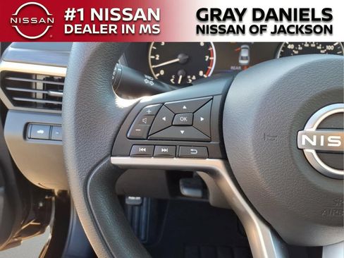 Certified 2025 Nissan Altima 2.5 SV FWD image 14