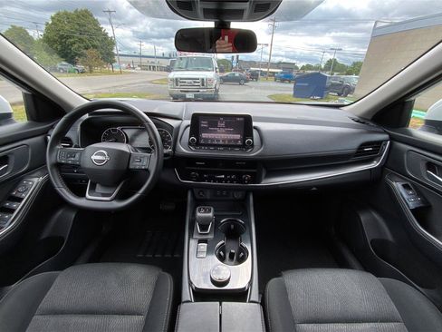 Used 2025 Nissan Rogue SV AWD/4WD image 31