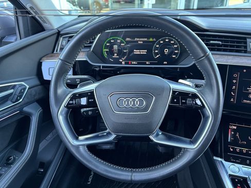 Used 2019 Audi e-tron Prestige w/ Prestige Package AWD/4WD image 13
