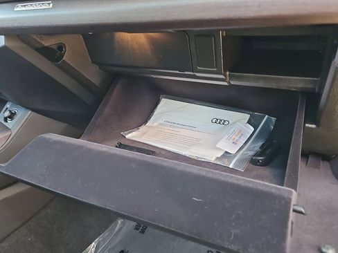 Used 2022 Audi Q5 2.0T Premium w/ Convenience Package image 21