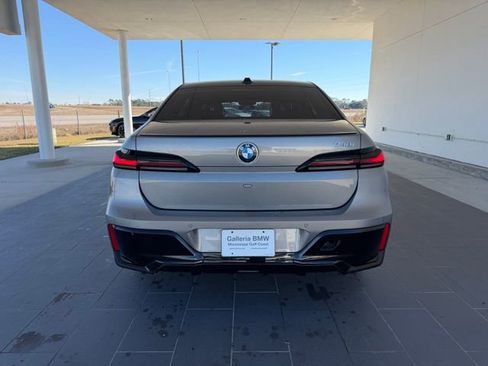 Used 2023 BMW 740i 740i w/ Executive Package image 8