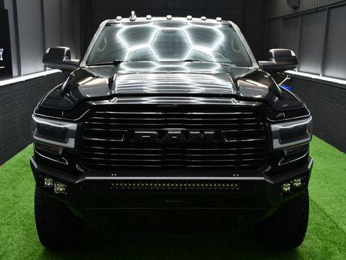 Used 2019 RAM 3500 Laramie w/ Black Appearance Package image 8