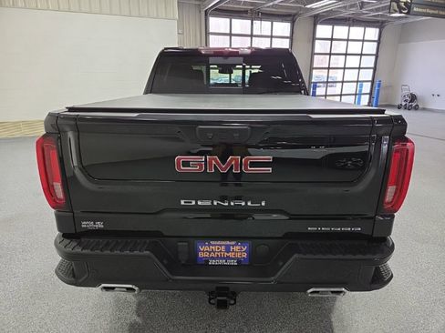 Used 2022 GMC Sierra 1500 Denali image 6