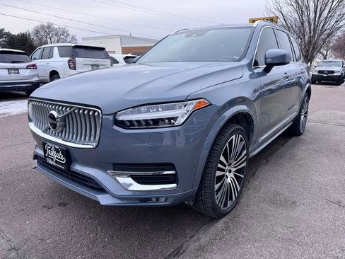 Used 2022 Volvo XC90 T6 Inscription w/ Lounge Package image 4