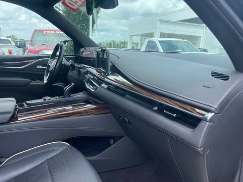 Used 2023 Cadillac Escalade ESV Premium Luxury AWD/4WD image 30